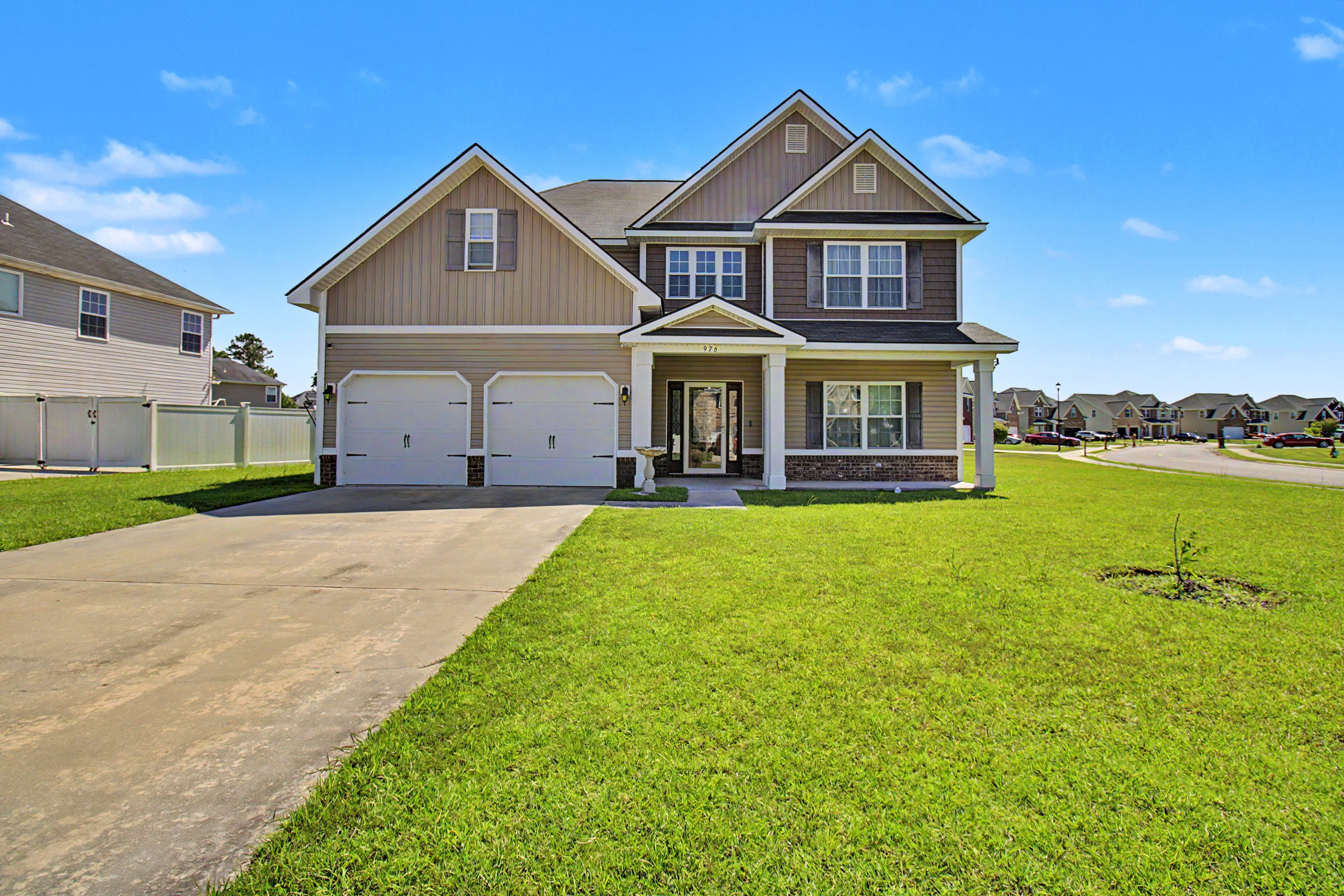 976 Oak Crest Drive