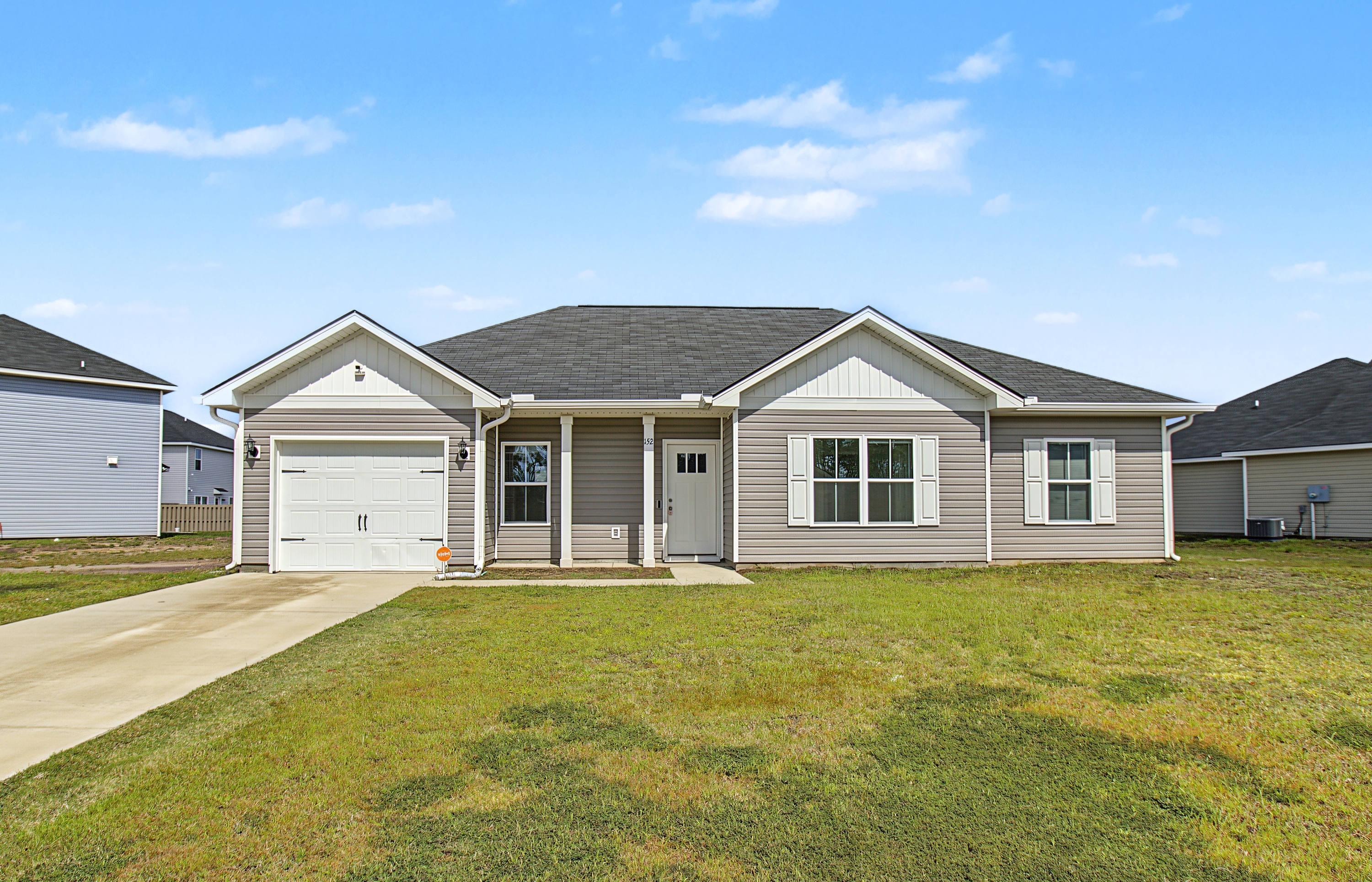 152 Mcclelland Loop Northeast
