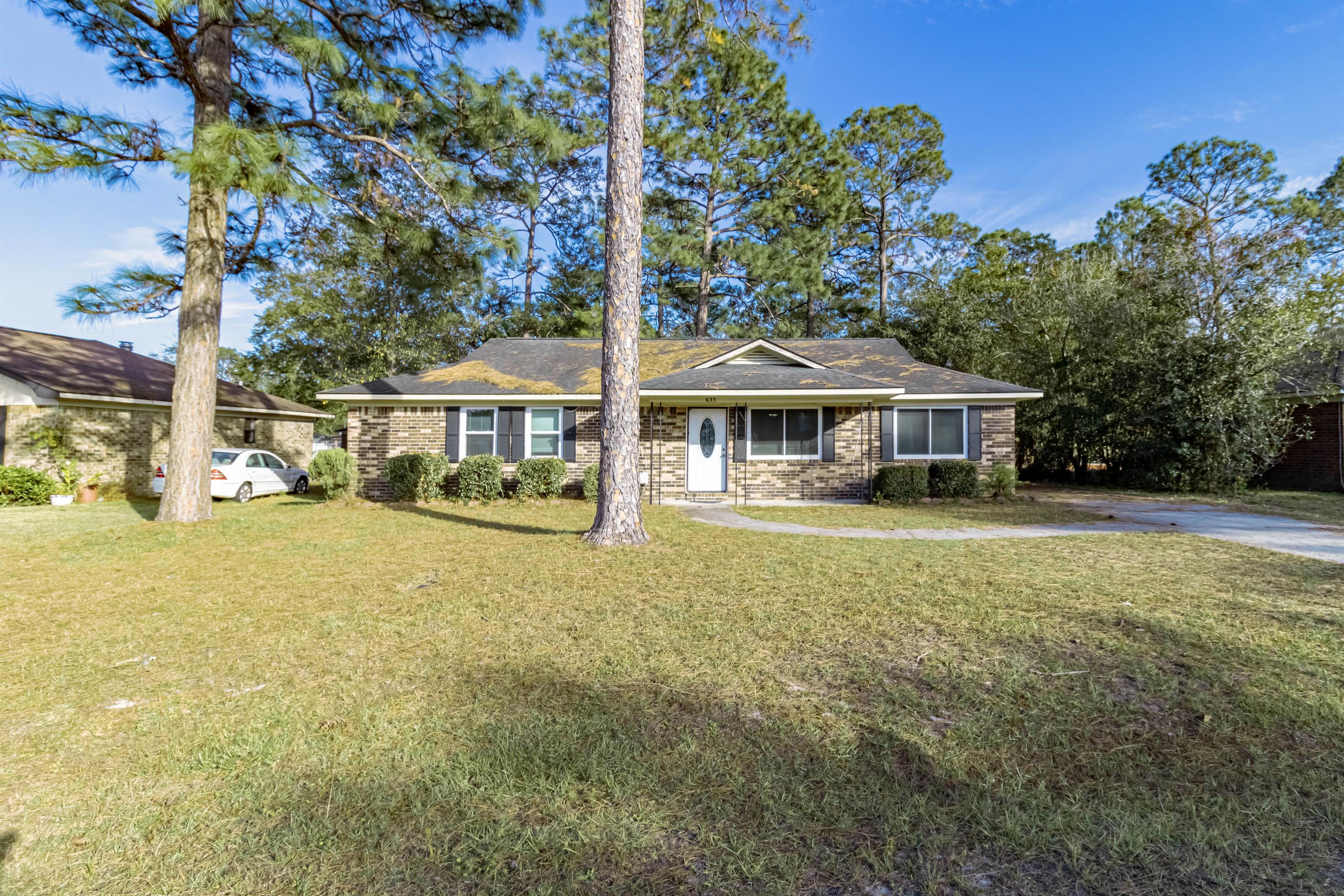 633 Slade Street