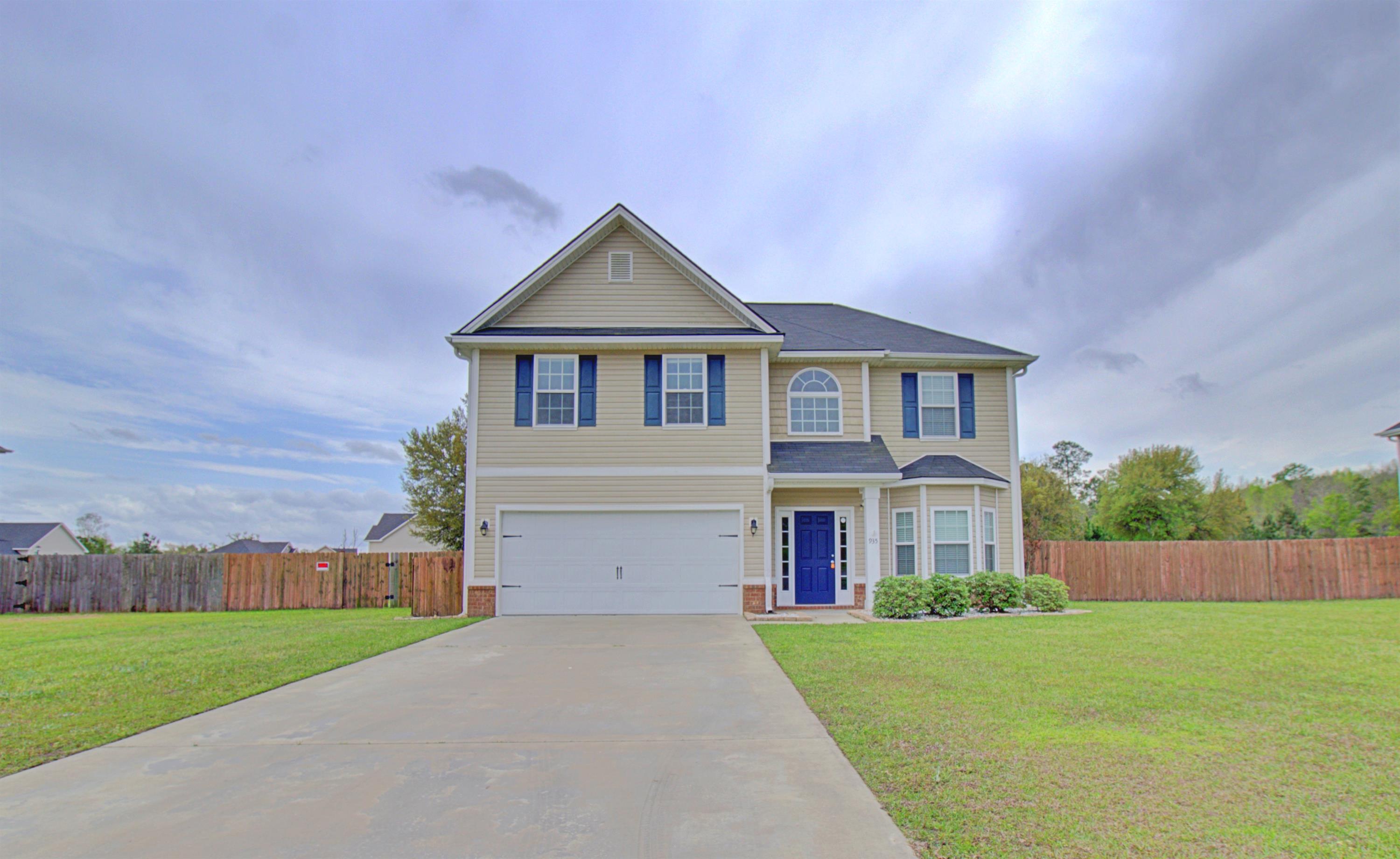 935 Mustang Lane Northeast